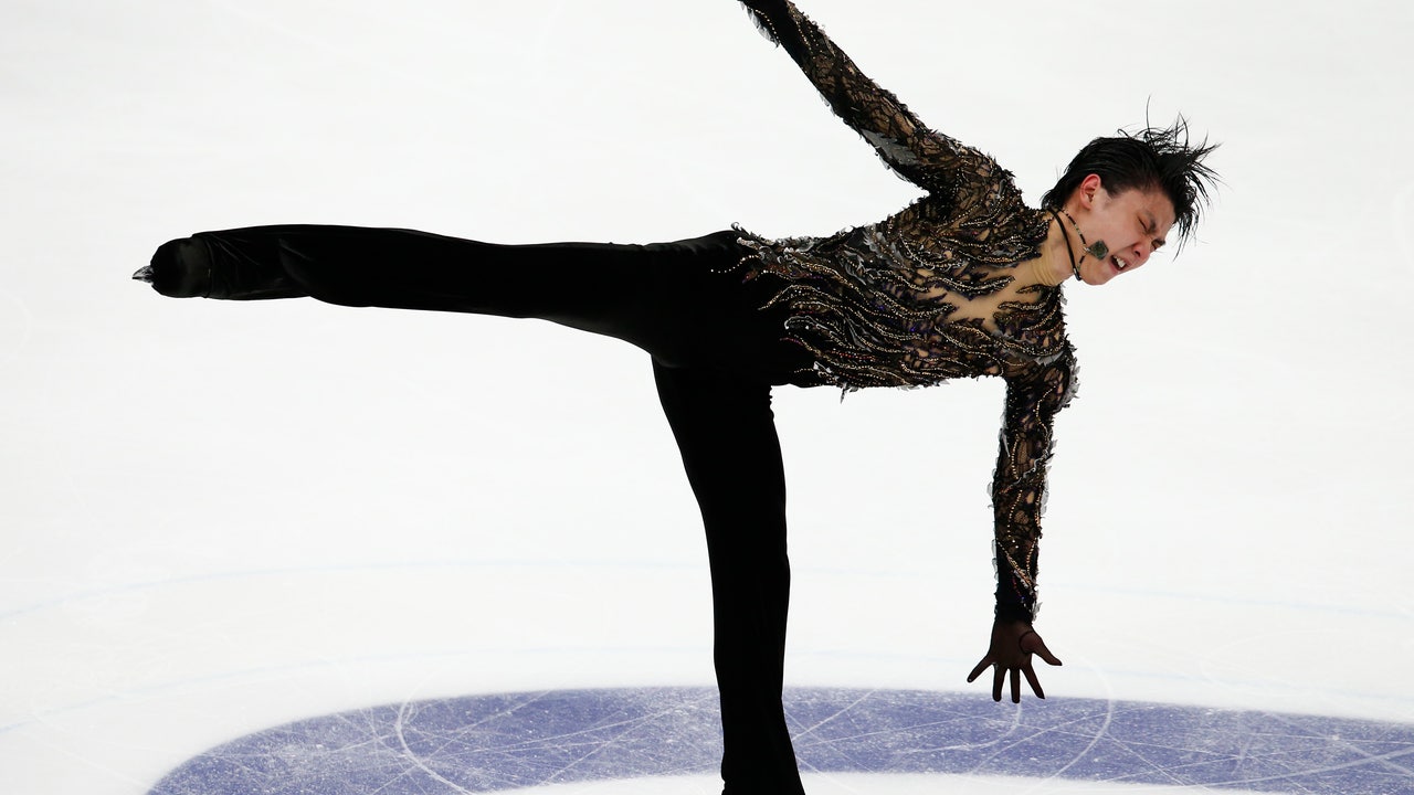 Japan’s Hanyu wins Rostelecom Cup despite difficulties